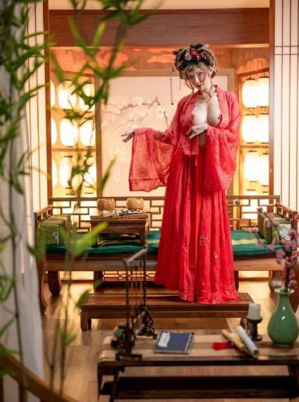 欧美办公室无内丝袜_4K手机在线观看